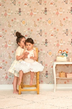 Majvillan, wallpaper for the children's room Catwalk, sweet pink