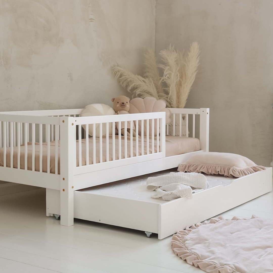 Vit barnsäng Asta 90x190 cm med utdragbar säng 