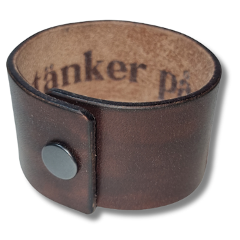 Armband, läder med hemlig text