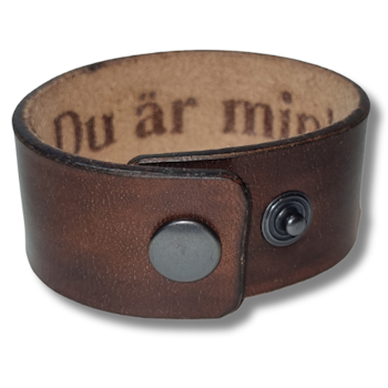 Armband, läder med hemlig text