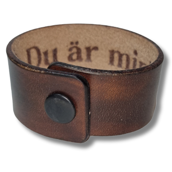 Armband, läder med hemlig text