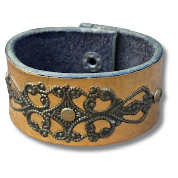 Armband av ett gammalt skärp 107
