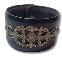 Armband av ett gammalt skärp 105