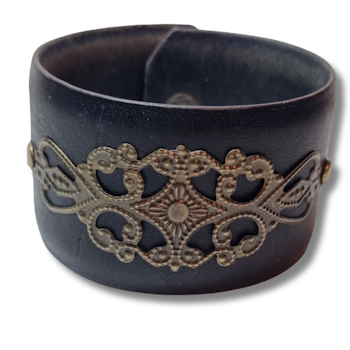 Armband av ett gammalt skärp 105