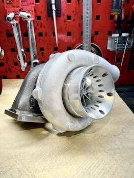 GTX3076R - 803713-5001S T3 inlopp, V-band ut A/R 0.82 komplett turbo