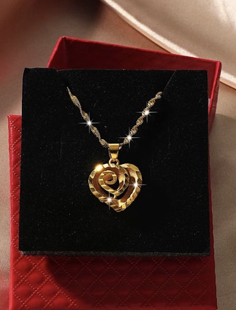 Halsband med Hjärta Smycke (REA)
