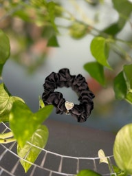 Stella Details Scrunchie Svart