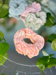 Stella Details Scrunchie TOVA Ljusrosa