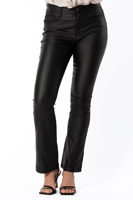 Byxor Sassy Coated Pants Black - Capri Collection