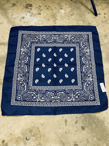Snusnärduk/skarf clasic paisley Blue - Liias Garderob
