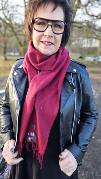 Halsduk Charlie vinröd