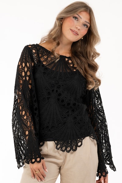 Blus Esme Lace Black - Capri Collection