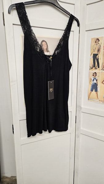 Linne spets Balck - Capri Collection