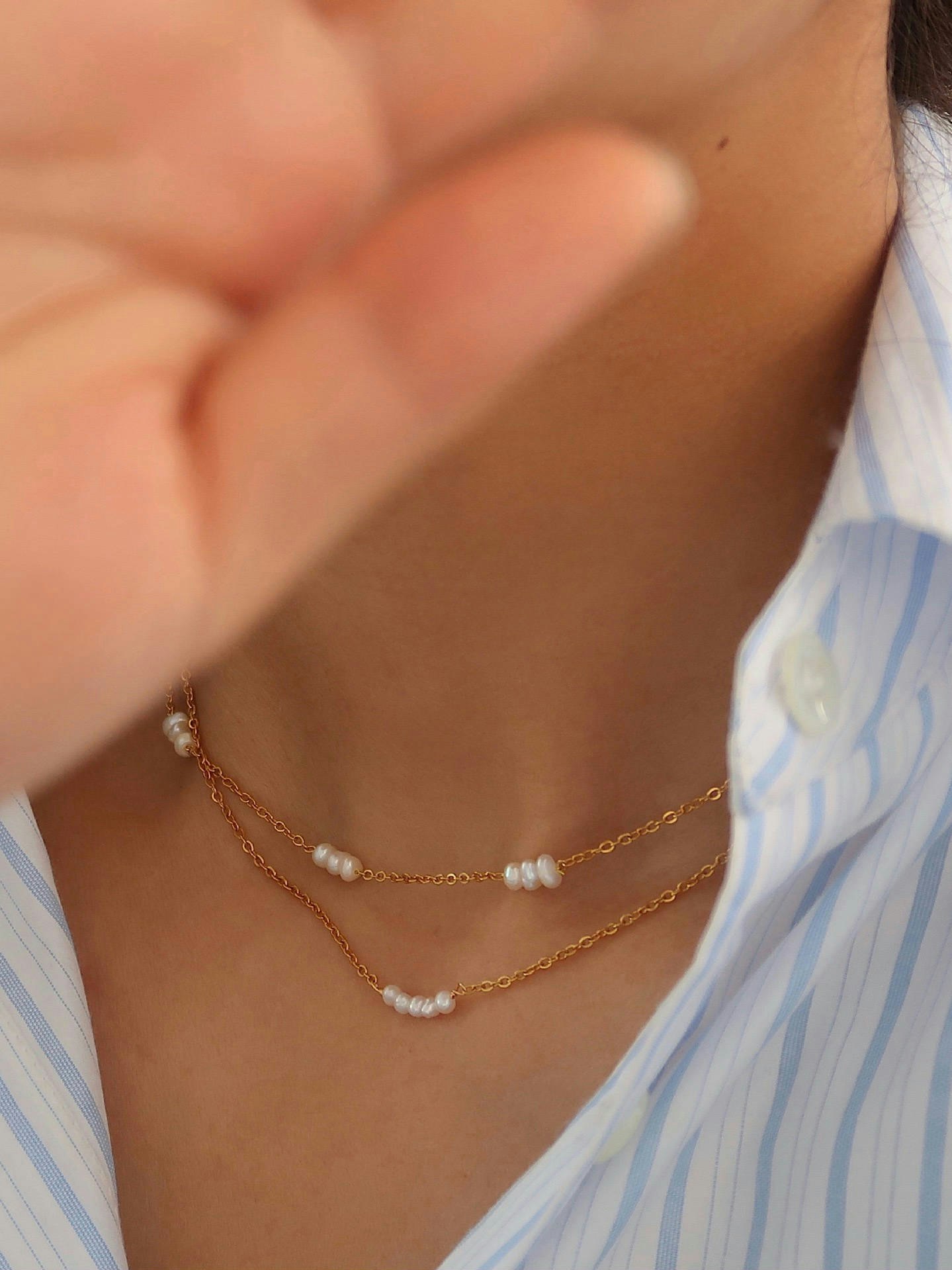 Halsband i stål med 18k guld med sötvattenspärlor 2-pack