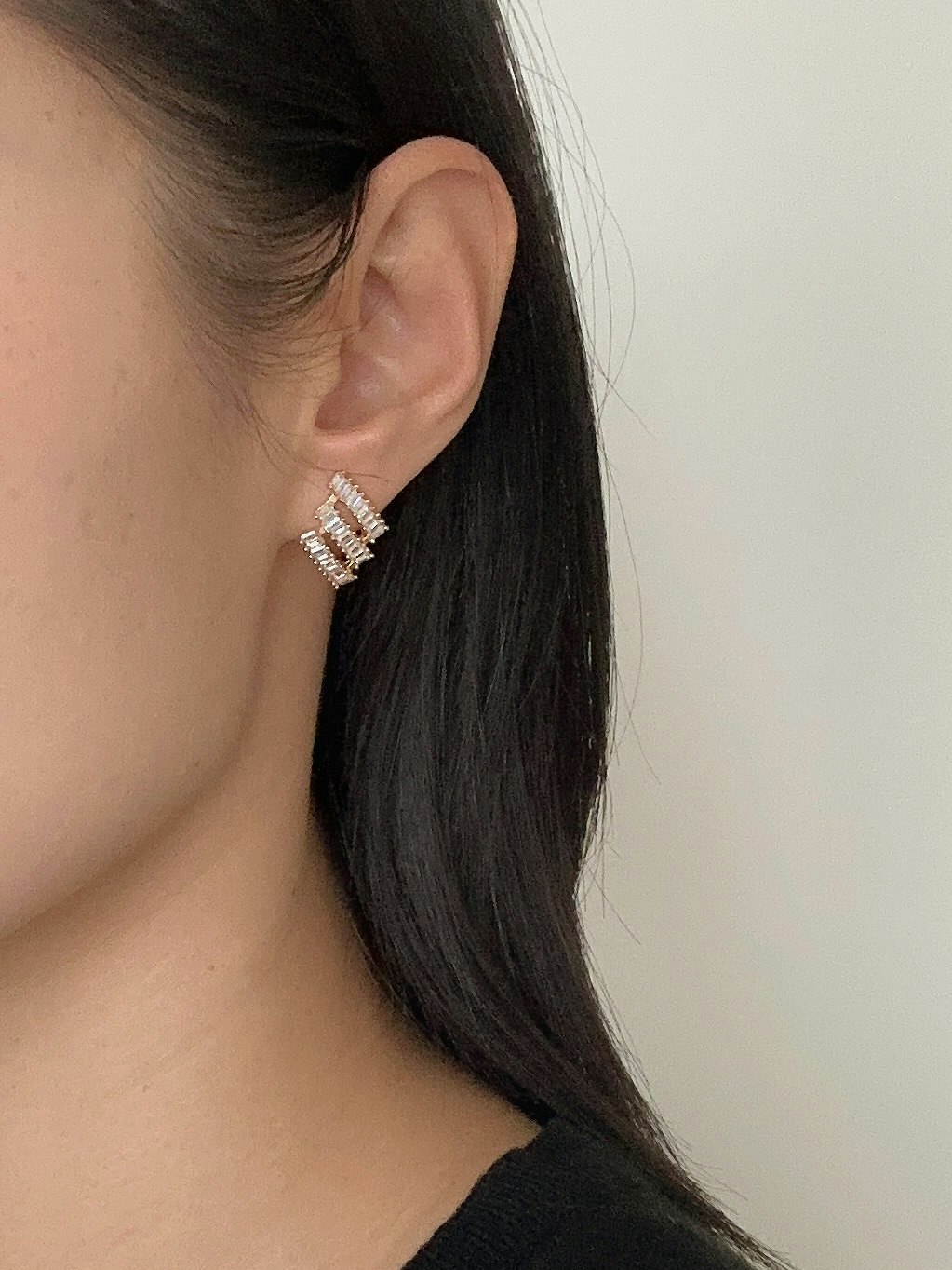 REA Guldpläterad studs med strass
