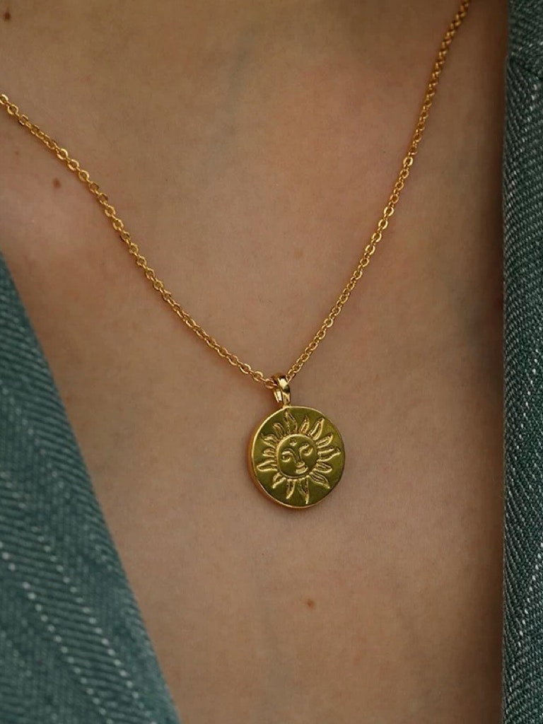 REA Halsband förgyllt med 18k guld med litet solen