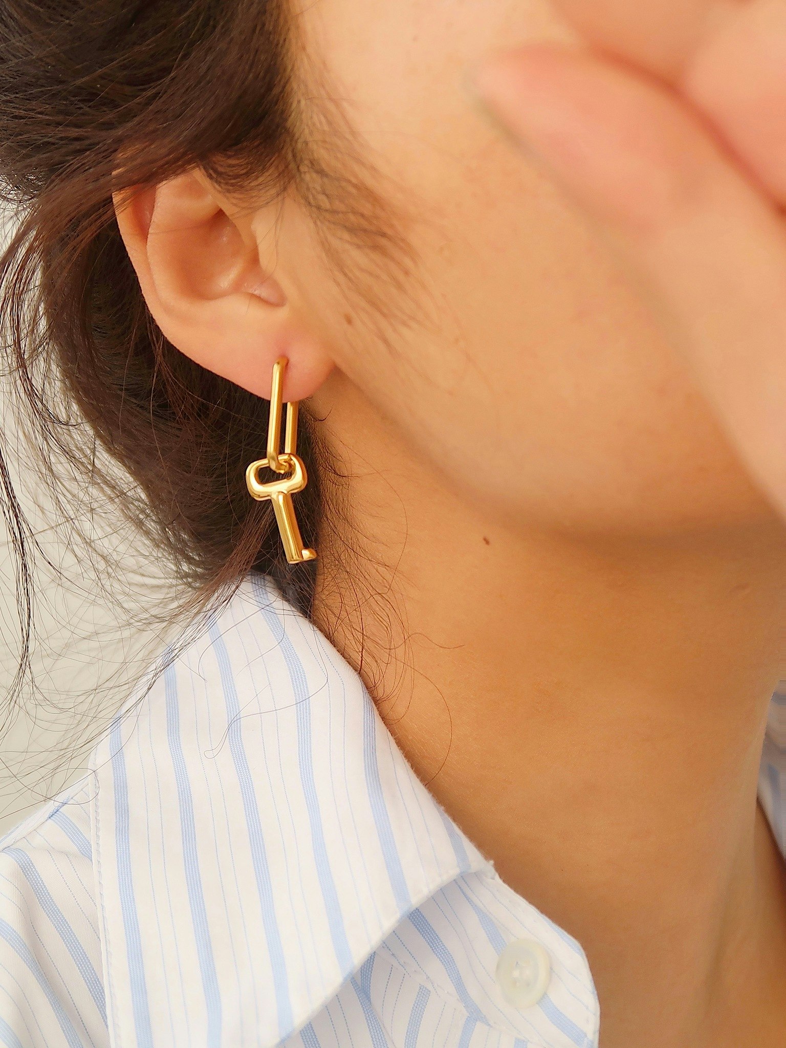 REA Hoops i stål med 18k guld med nyckel