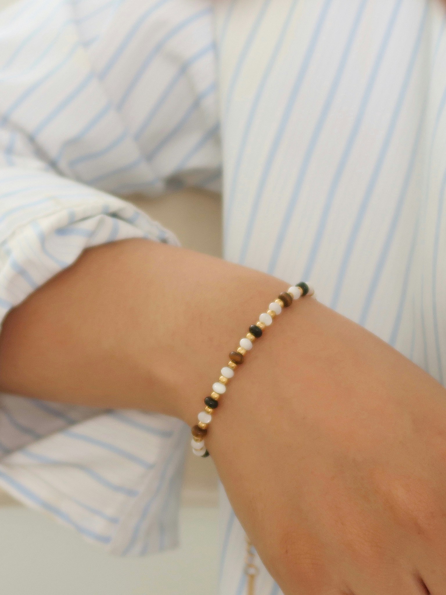 Armband i stål med natursten och pärlemor