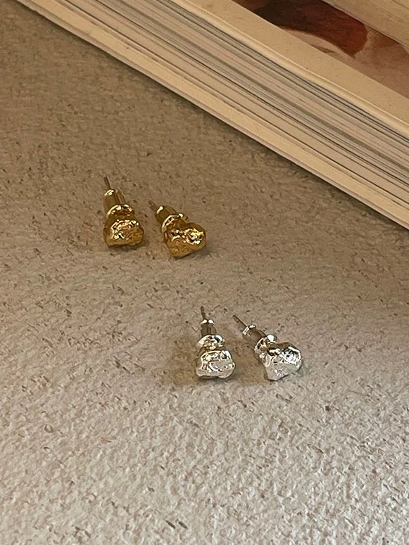 REA Små örhängen förgyllda med 18K guld