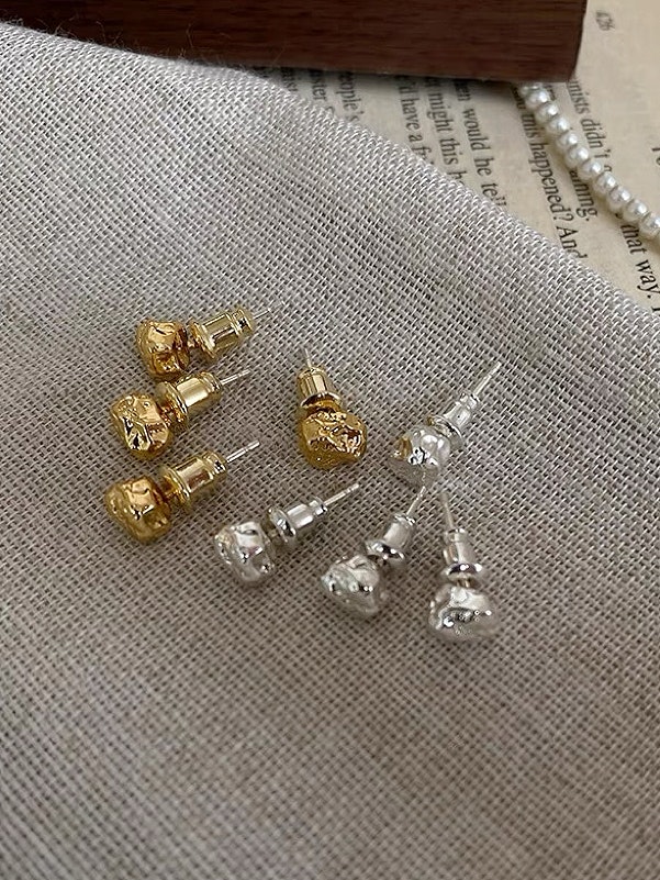 REA Små örhängen förgyllda med 18K guld