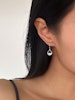REA Hoops med glasstenar, förgyllda med 14K guld