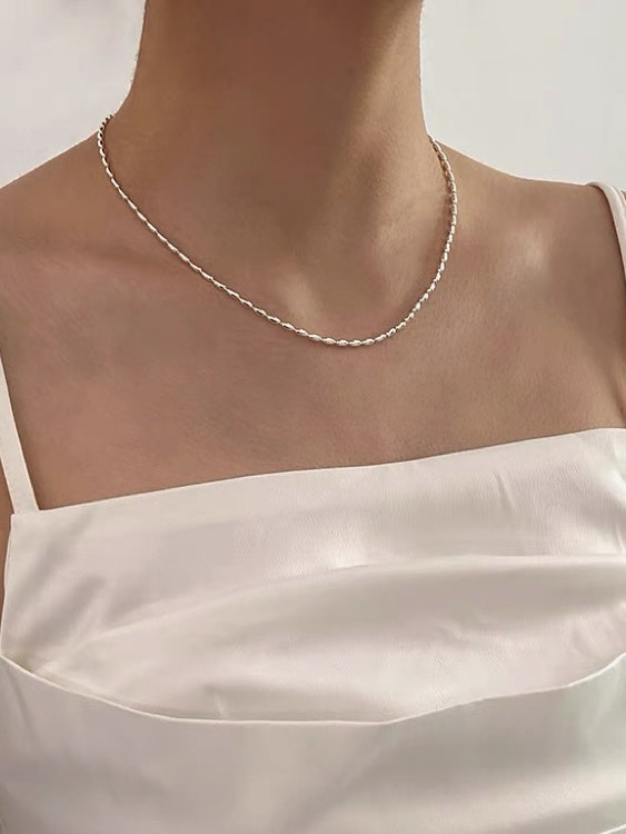 Halsband i äkta silver med kulkedja