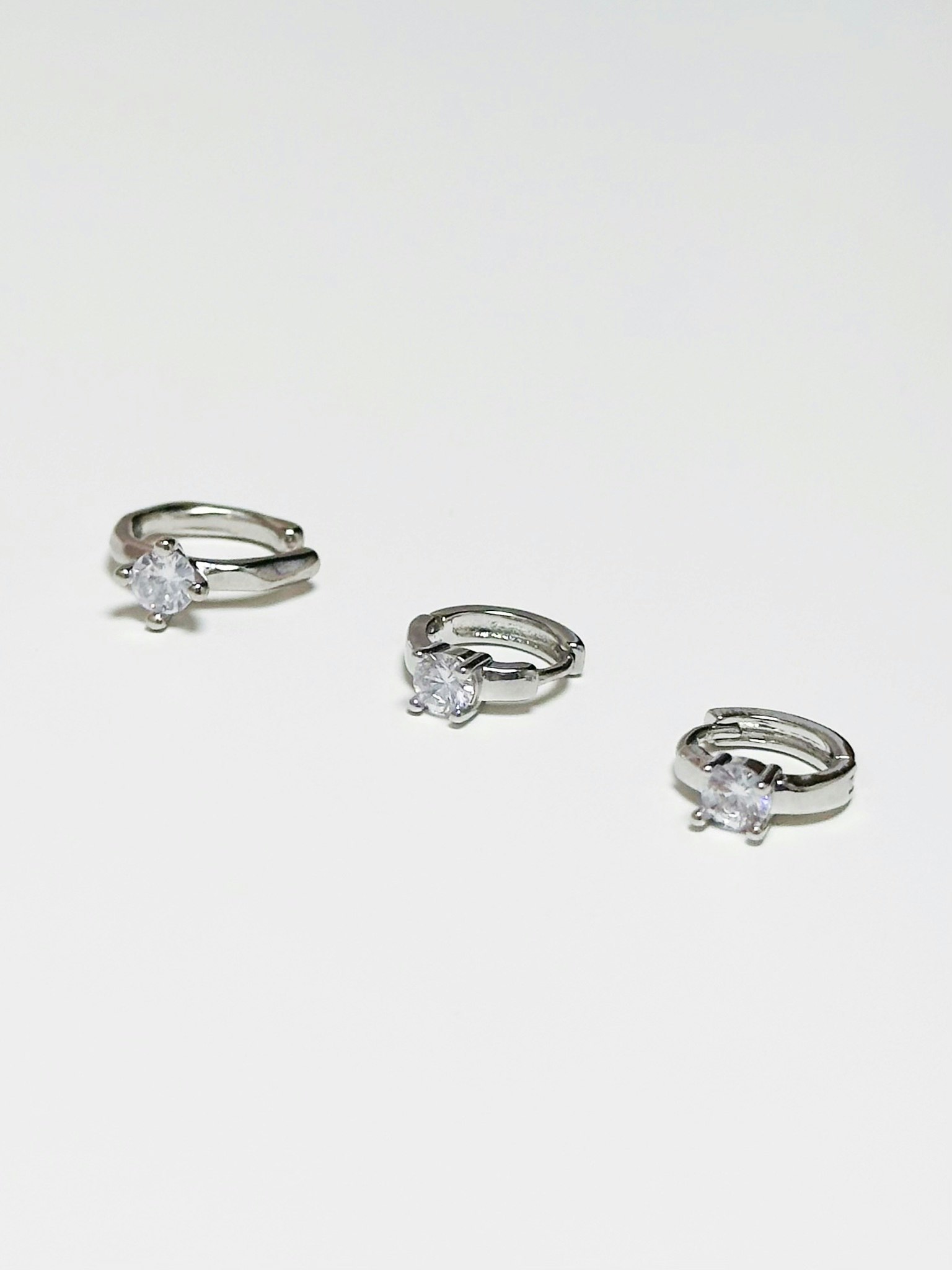 Mini hoops och earcuff med stenar 3-pack