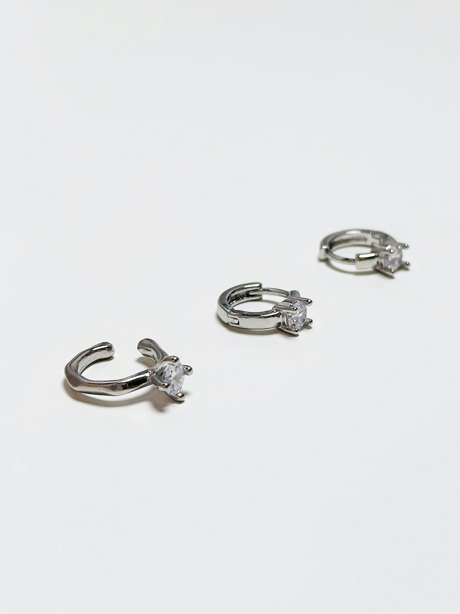 Mini hoops och earcuff med stenar 3-pack