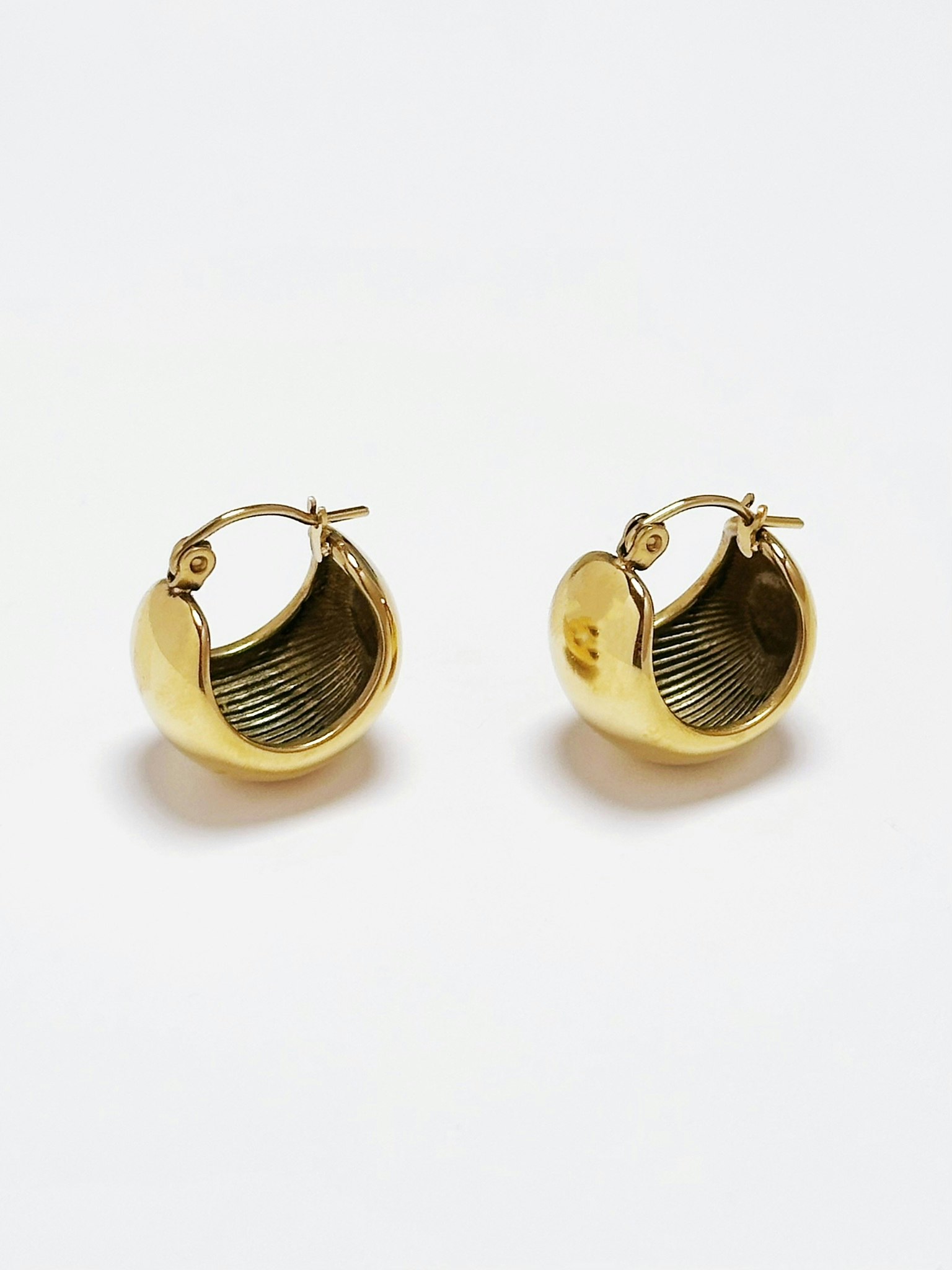 Hoops i stål med 18k guld