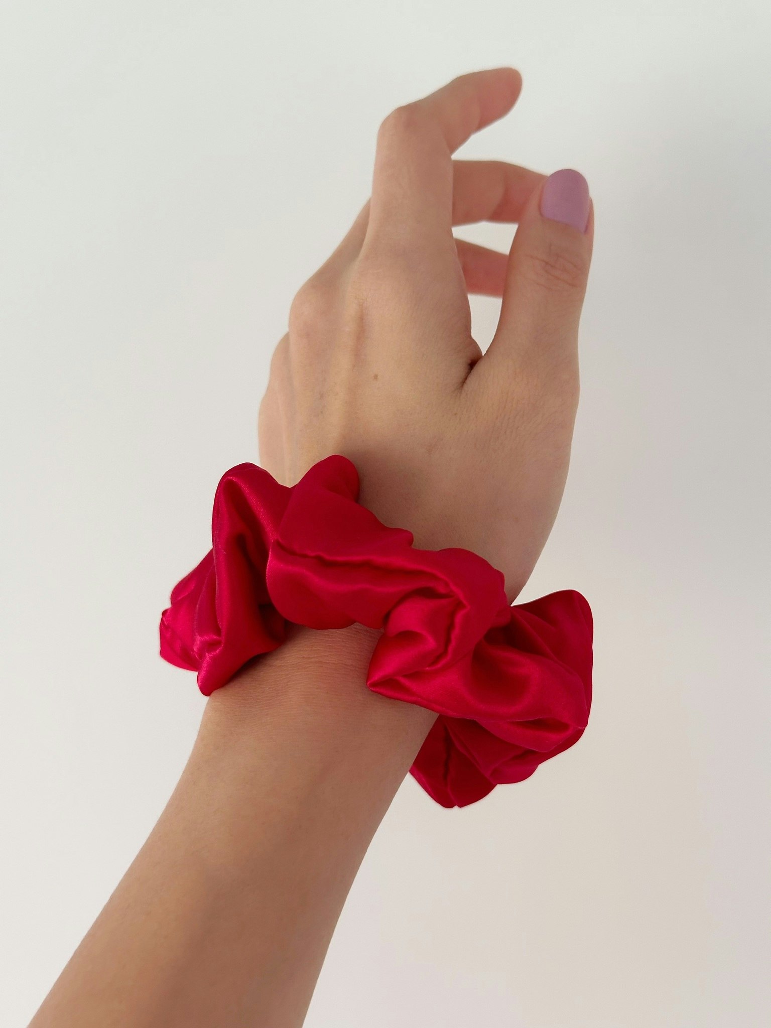 Mullbärssilke scrunchie, Röd 10cm