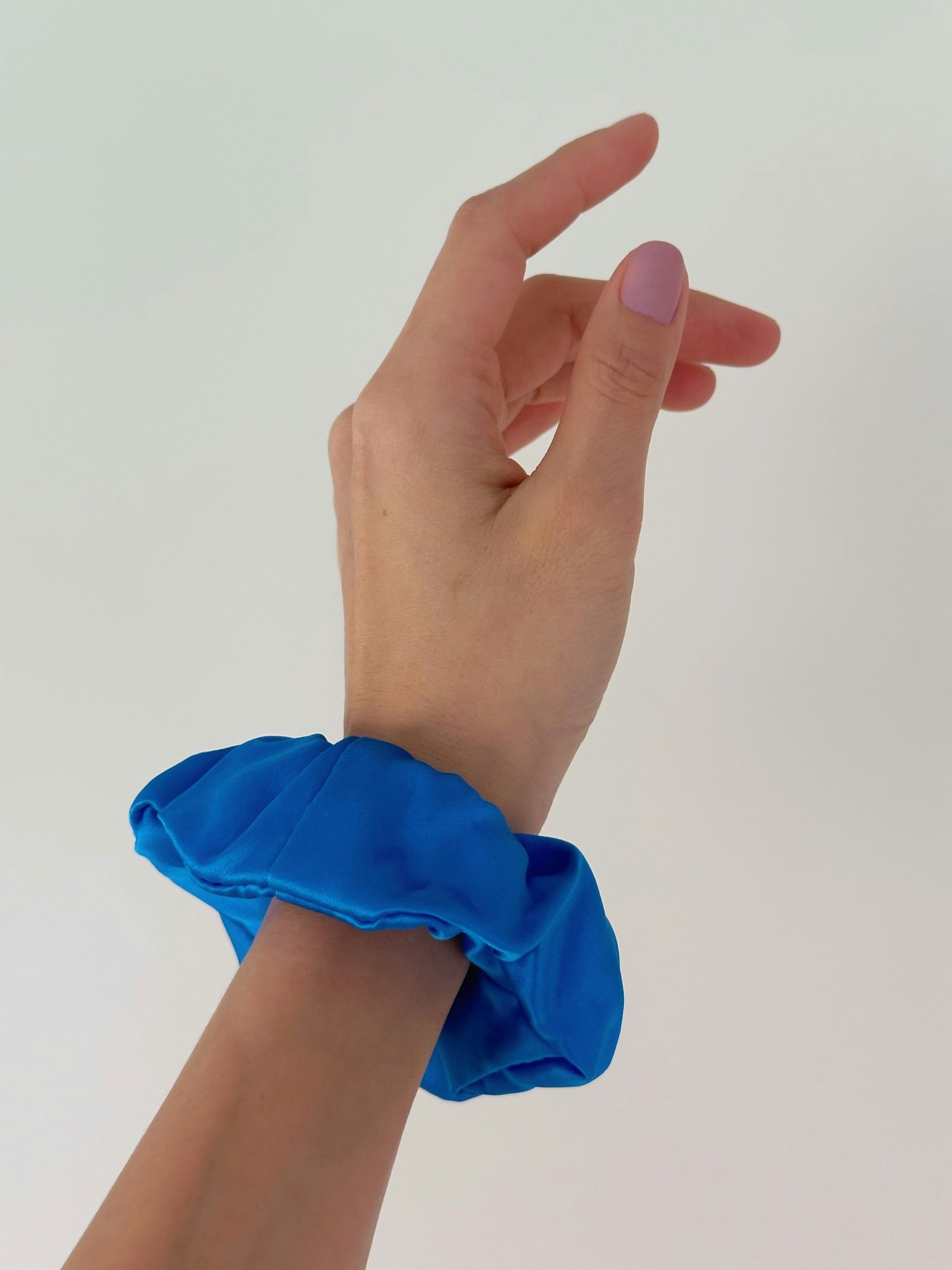 Mullbärssilke scrunchie, Blå 10cm