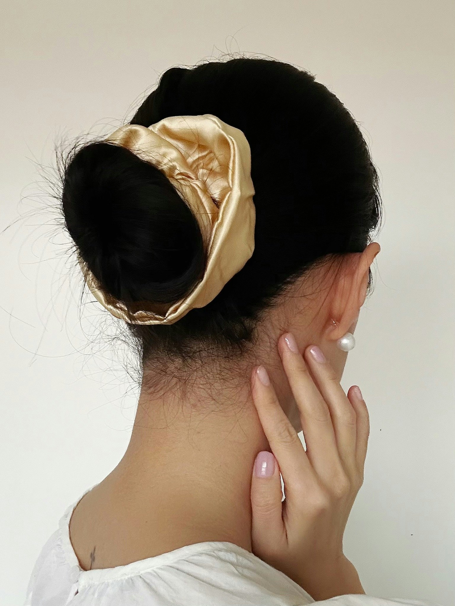 Mullbärssilke Scrunchie,Guld 15cm