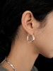 Breda silverfärgade hoops