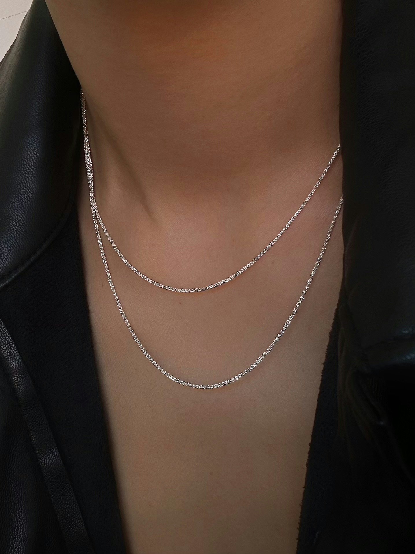 Glittrande tunn halskedja i äkta silver 1mm