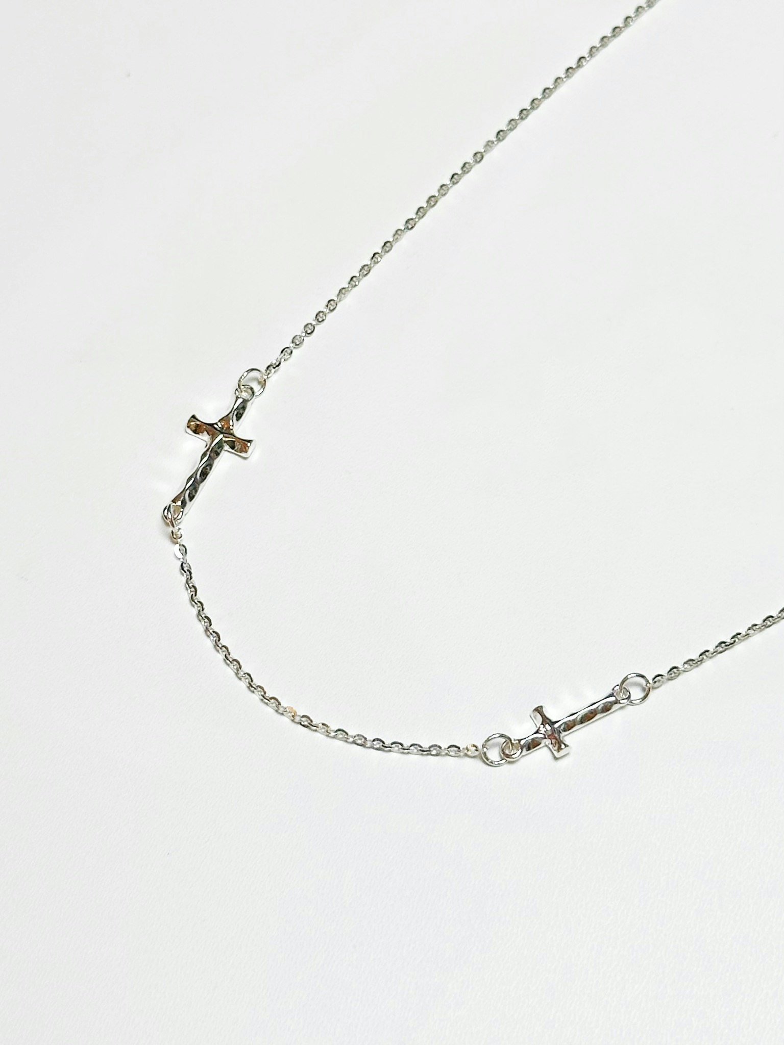 Halsband i äkta silver med kors
