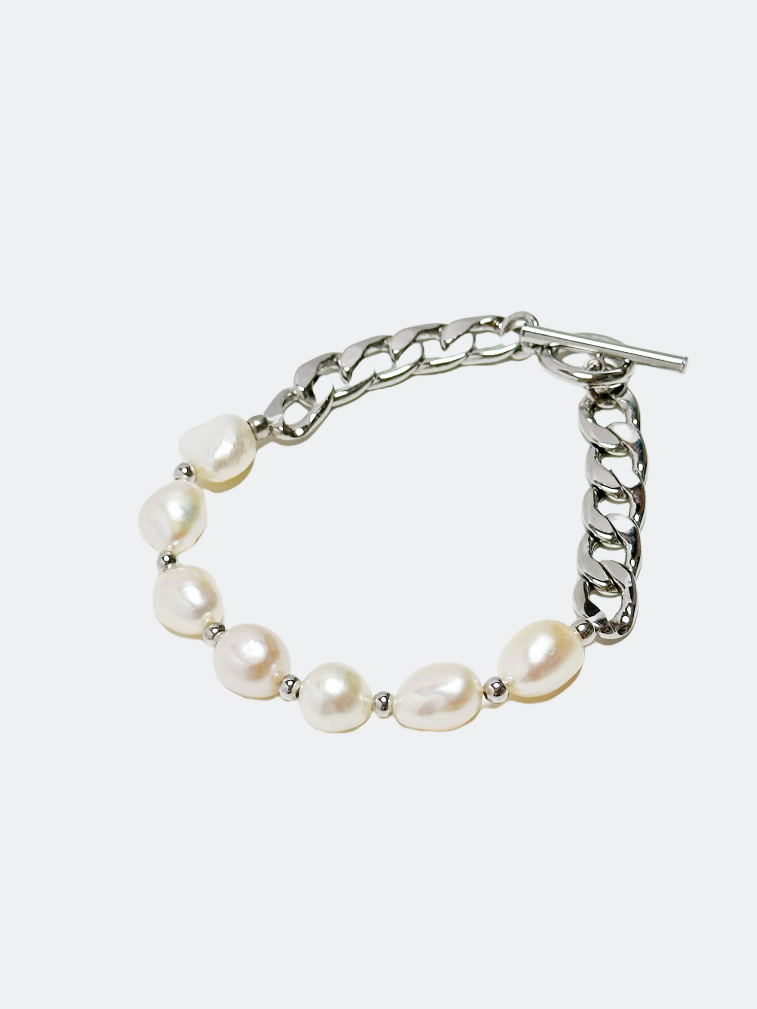 Armband med sötvattenspärlor