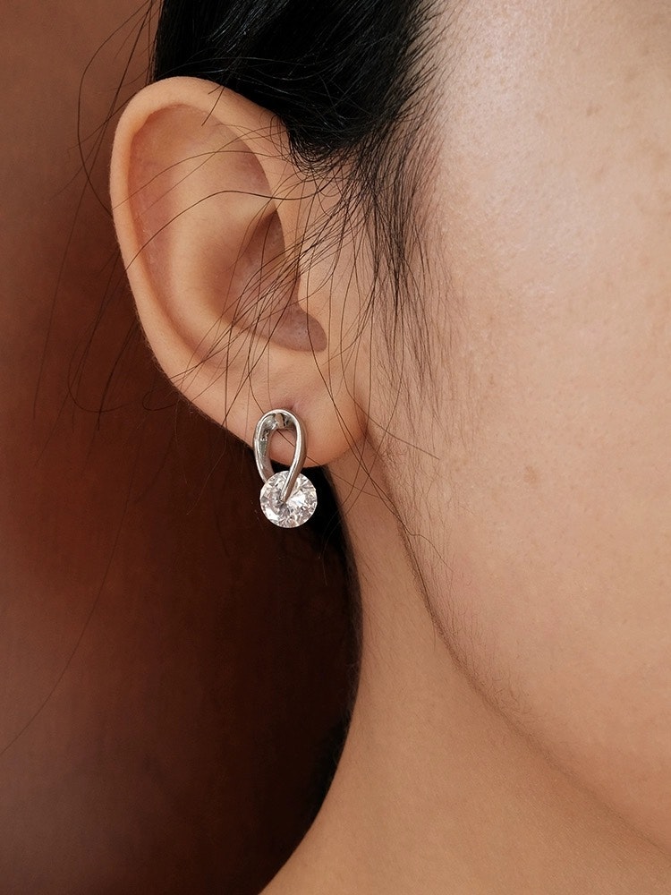 925 Silvernål studs med Cubic Zirconia