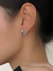 REA Studs med hjärtan och svart glassten
