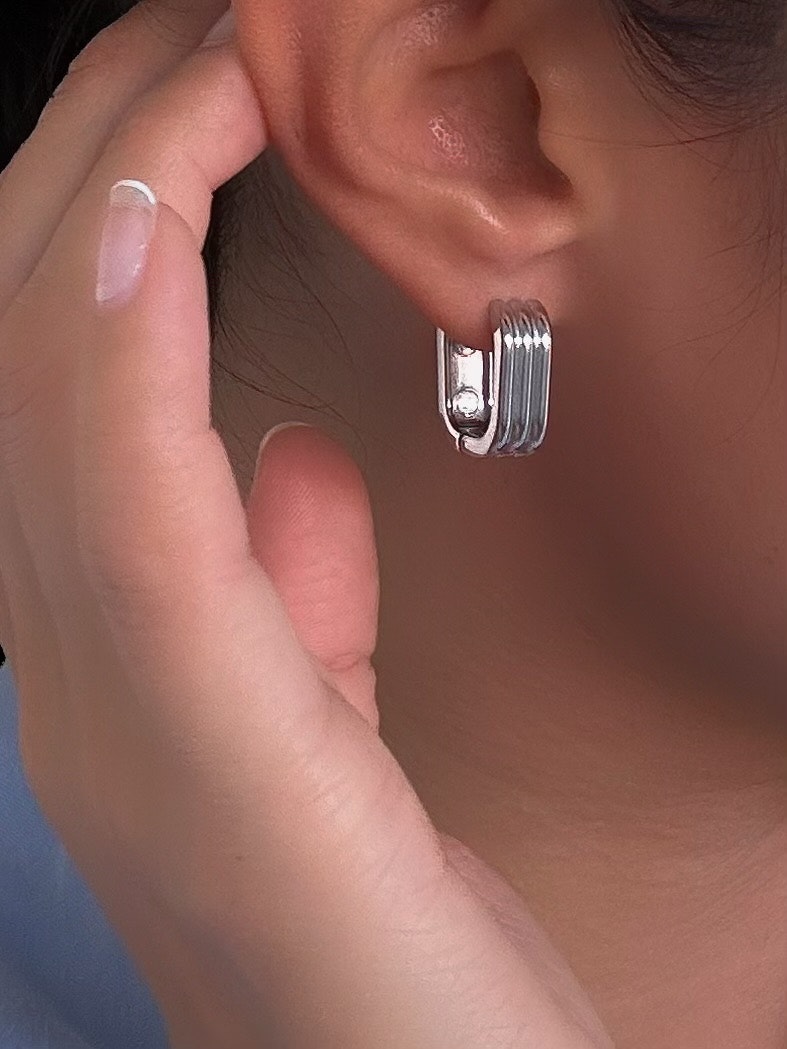 Hoops i stål med räfflad design