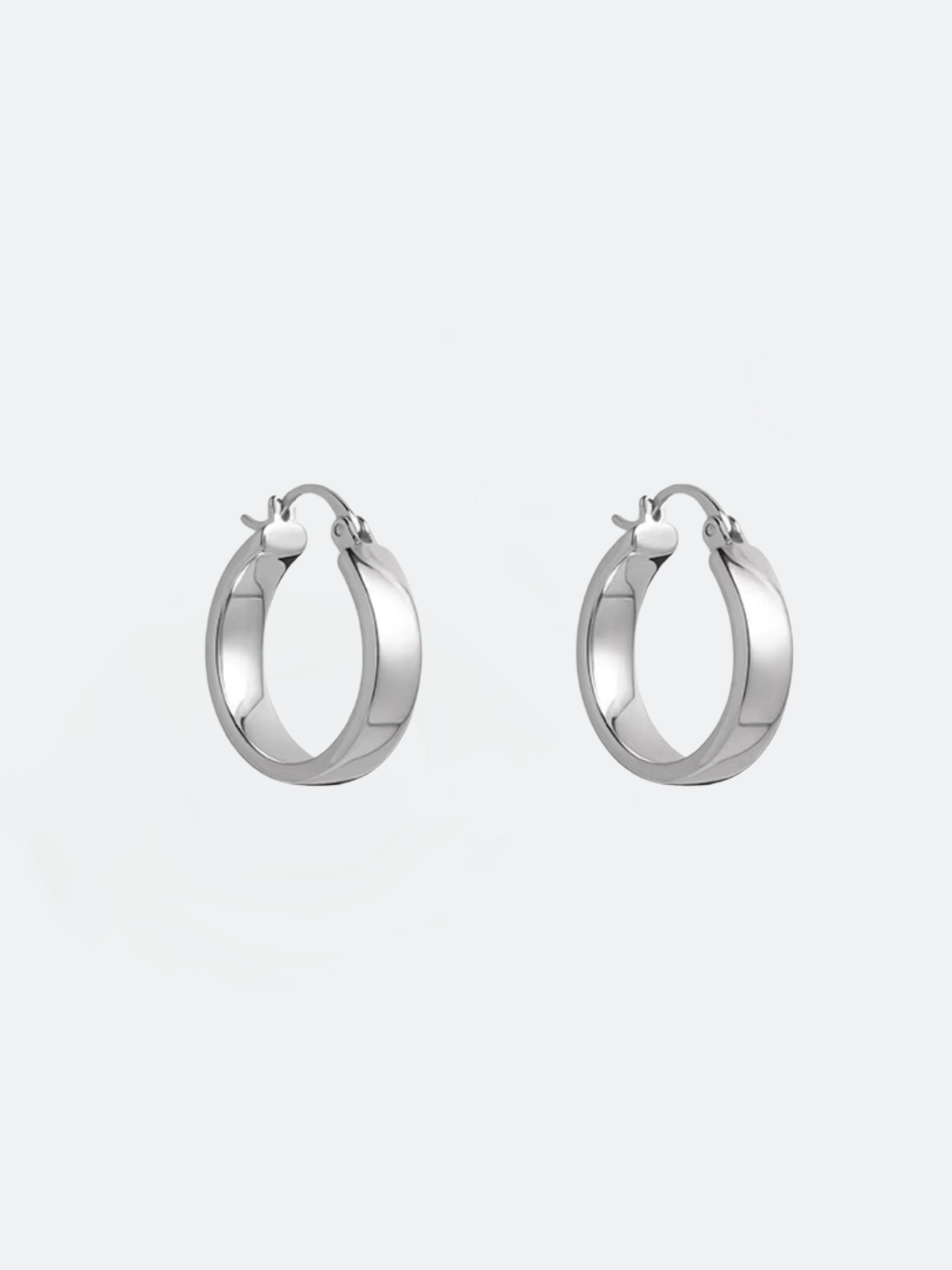 Breda silverfärgade hoops