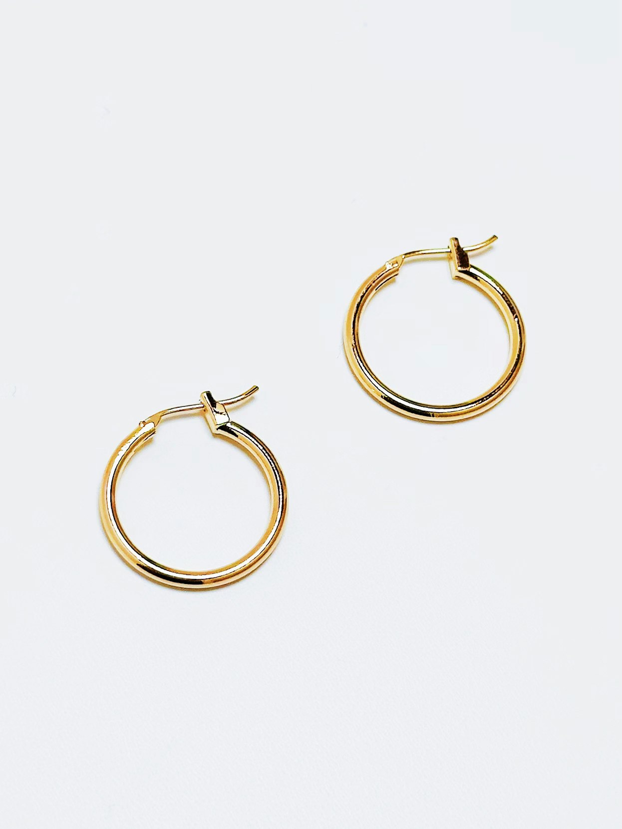 REA Smala guldfärgade hoops, 2cm