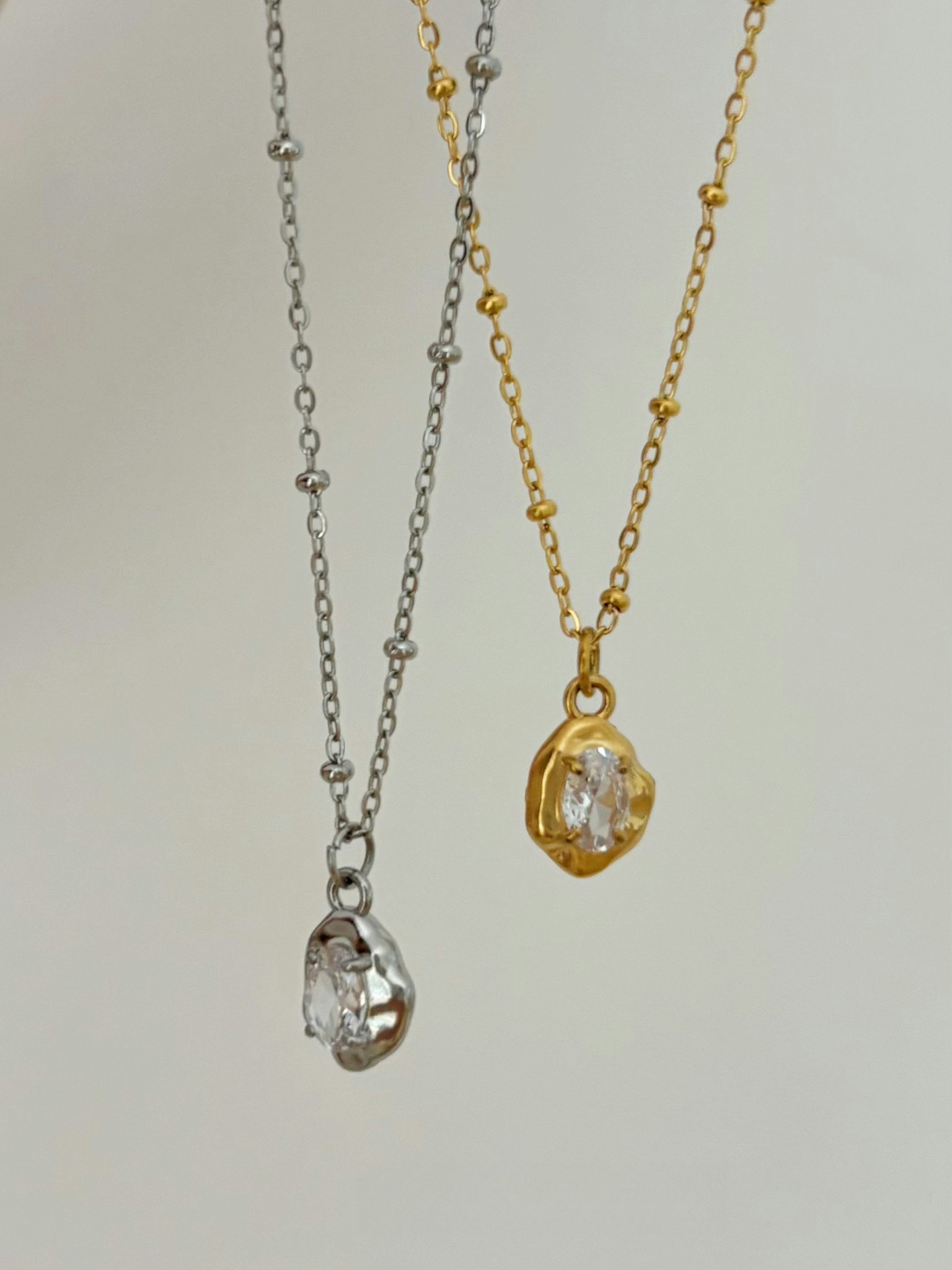 Halsband i stål med 18k guld med Cubic Zirconia