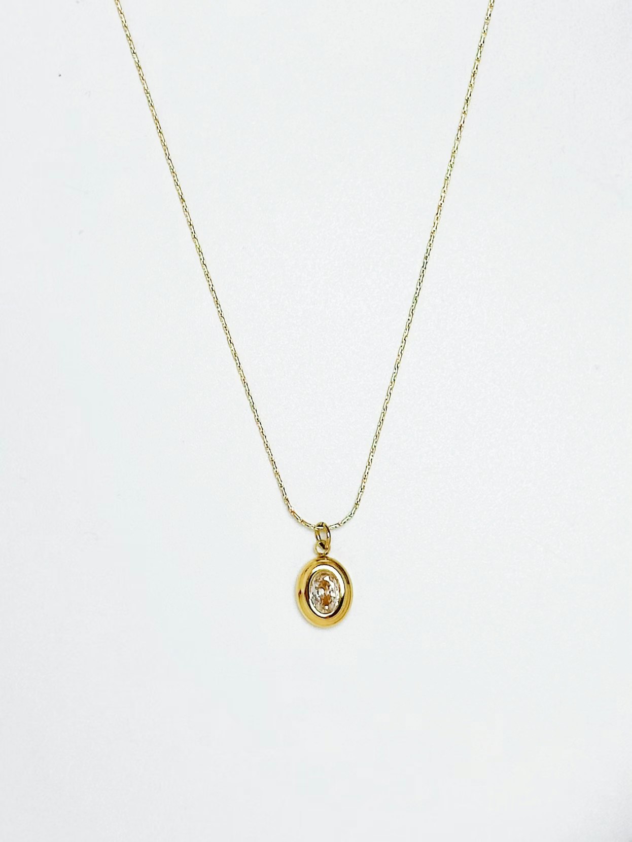 Halsband i stål med 18k guld med  Cubic Zirconia