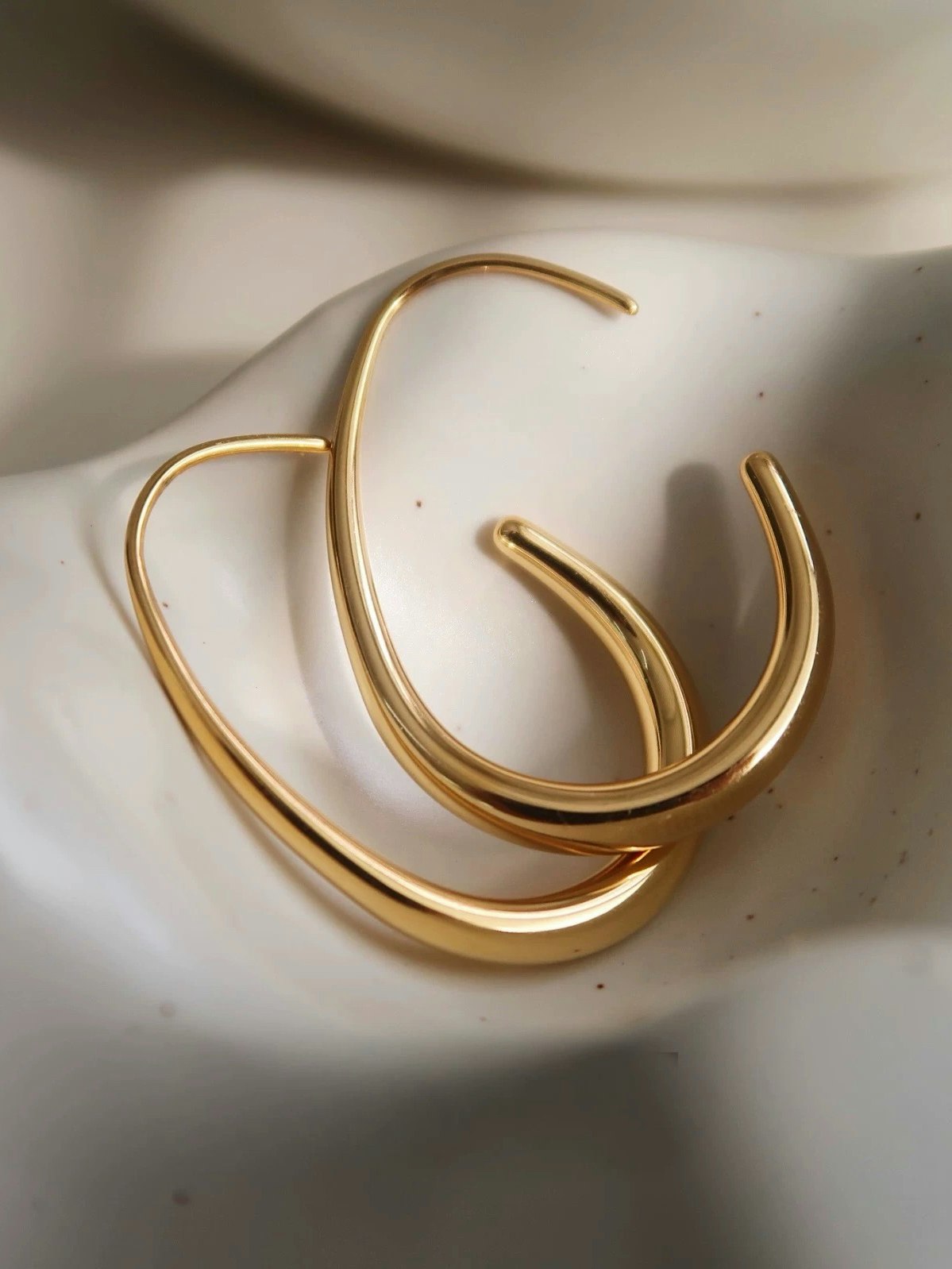 Stora hoops i stål med 18k guld
