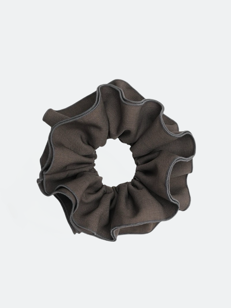 Stor grå scrunchie med volang