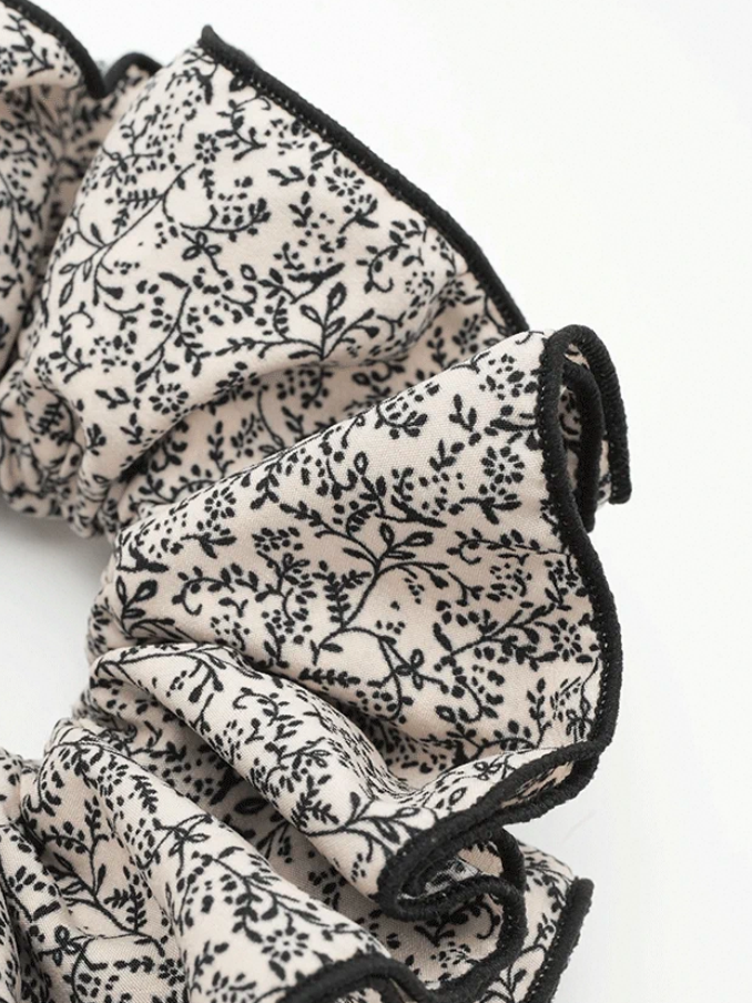 Stor scrunchie med blommönster