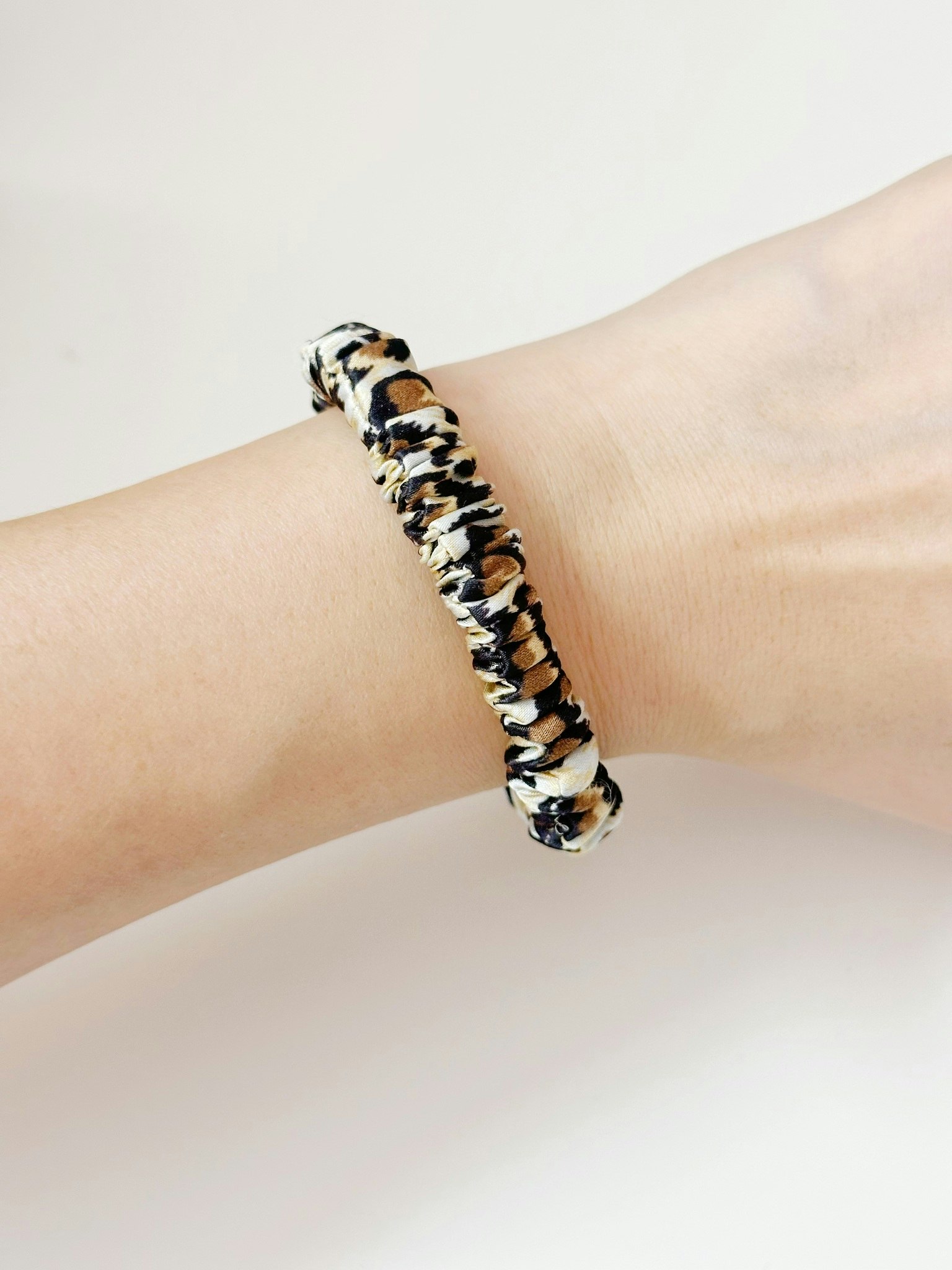 Mulberry Silk Skinny Scrunchies , Leopard 1 cm