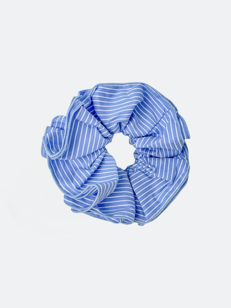Blåvitrandig scrunchie