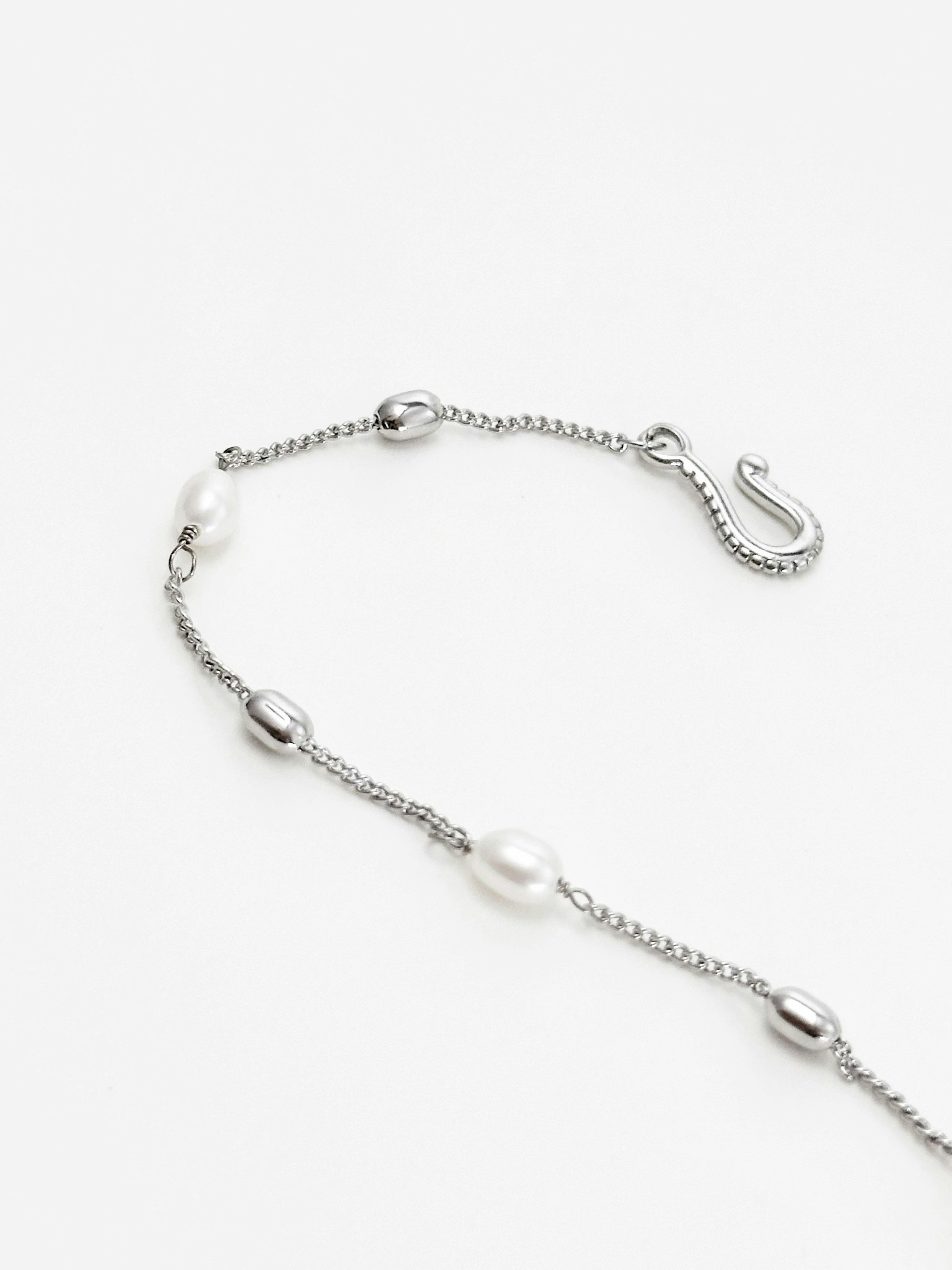 Armband med sötvattenspärlor