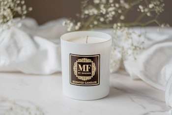 Doftljus - Lily & Cotton, Pudrigt & blommigt sojadoftljus. Storsäljare!